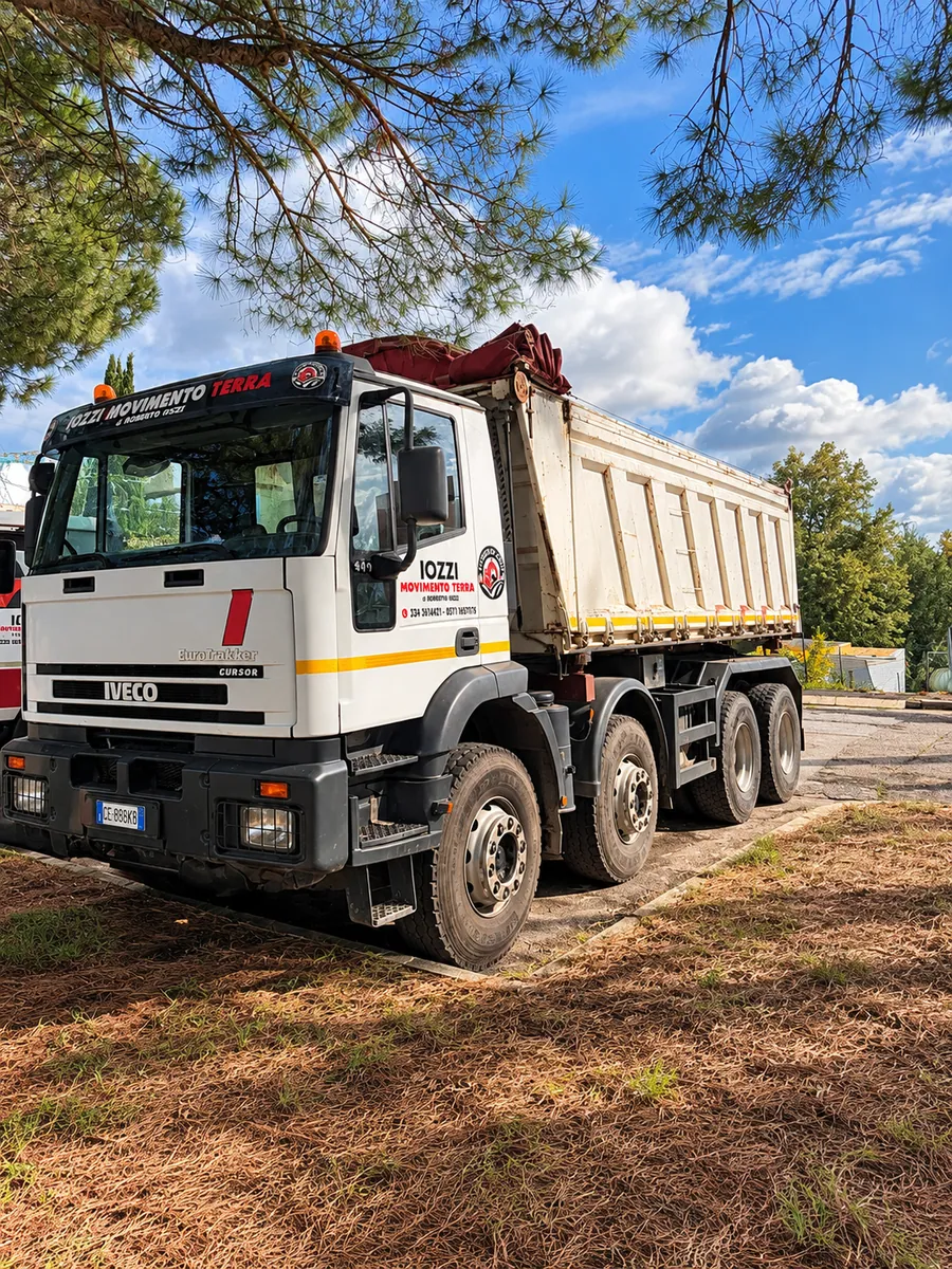 IVECO EuroTrakker 410E44H/80 – Autocarri e trasporto materiali – Iozzi Movimento Terra